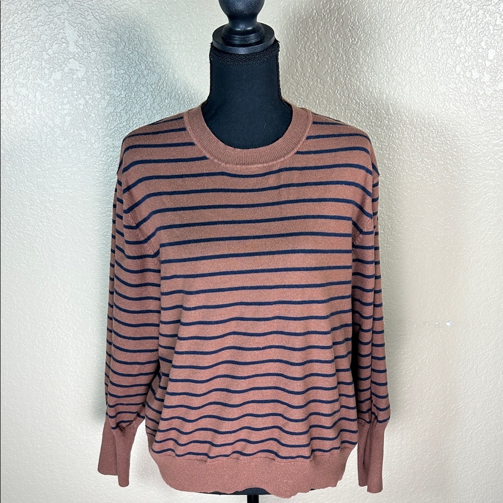 Striped Lightweight Crewneck Sweater in Rust & Navy